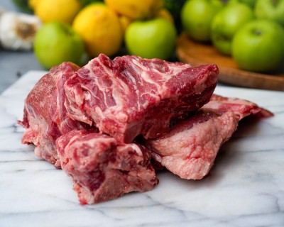 Свинина на кости охлаждённая 1 кг - купить в Тапанте